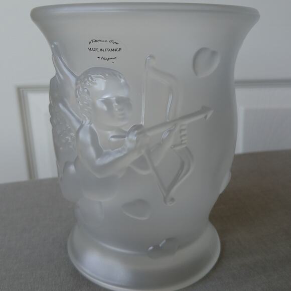 Teleflora Other - Teleflora Frosted 3D Glass Cupid Vase 5.5"H 4"W vintage valentine cherubs France